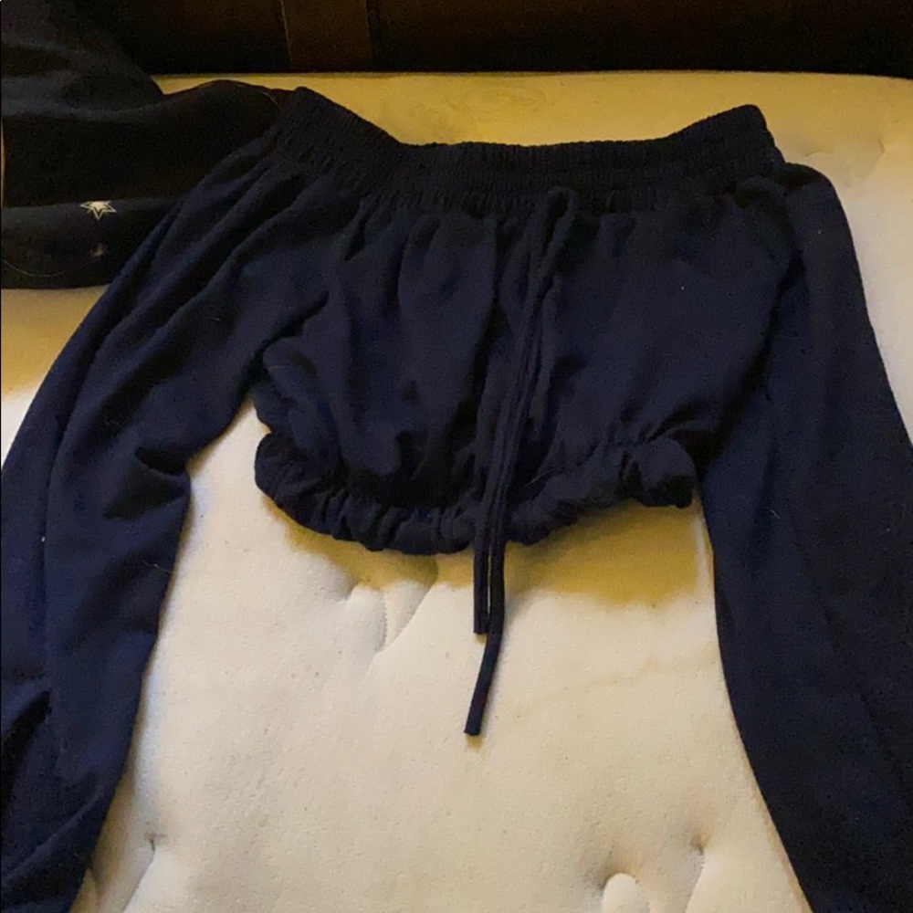 long sleeve crop top